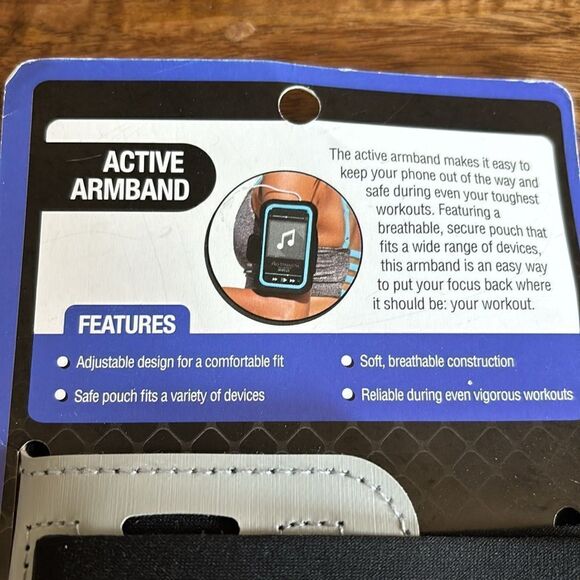 Pro Strength Active Armbands for cellphones NWT - Picture 3 of 4
